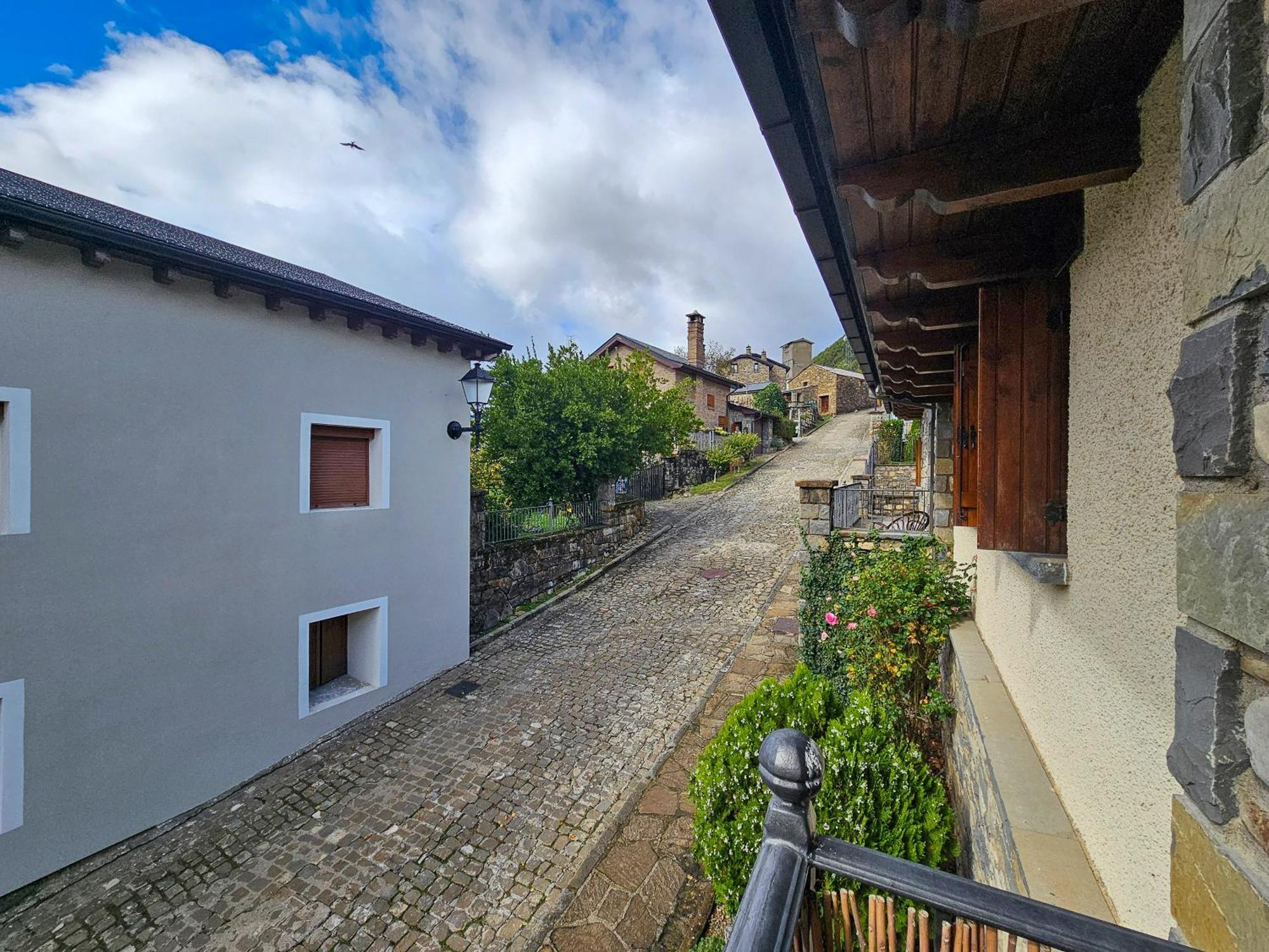 Apartamentos Gavin Biescas 3000 Zewnętrze zdjęcie